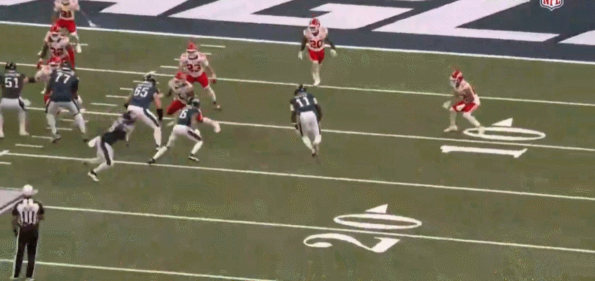 卫冕冠军酋长危？！第59届超级碗半场：老鹰24-0酋长！