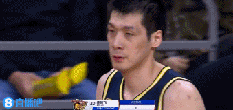 动作过大！任骏飞篮下拽倒王哲林&裁判回看升级违体
