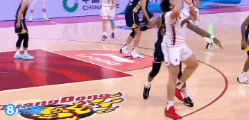 😤翻江倒海！洛夫顿溜底线冲击篮筐 暴起打中还要加罚