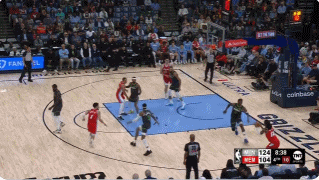 我管你这那的😈！即使落后17分 莫兰特依然向人群‘抛出手雷’