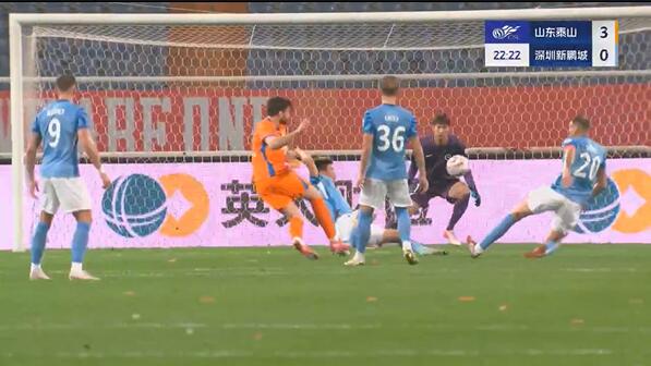 半场-李源一任意球破门三外援传射建功 泰山暂4-0新鹏城
