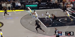 两记三分完成反超！哈利伯顿：我很自信 队友&教练相信我