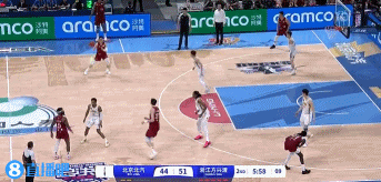 强硬！陈盈骏冲击内线 连投带罚独得5分帮助北京顽强咬住比分